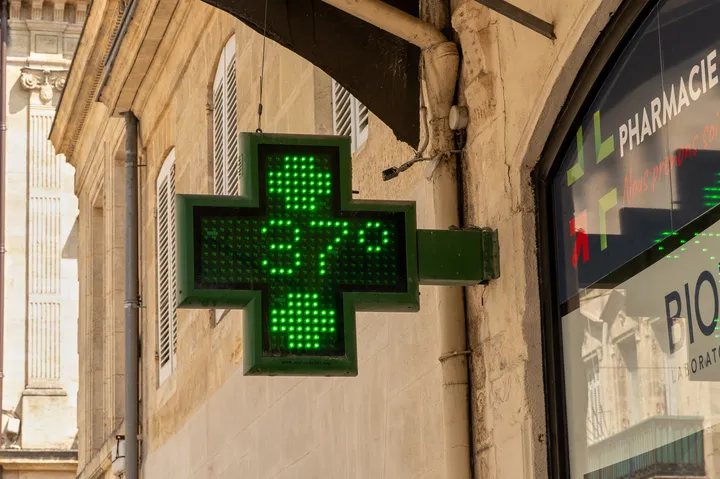 France records 7,000 excess deaths during heatwaves through late July, minister says