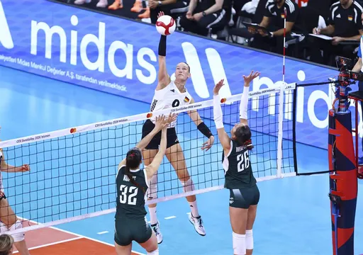 Турция вышла в полуфинал Евро-2026