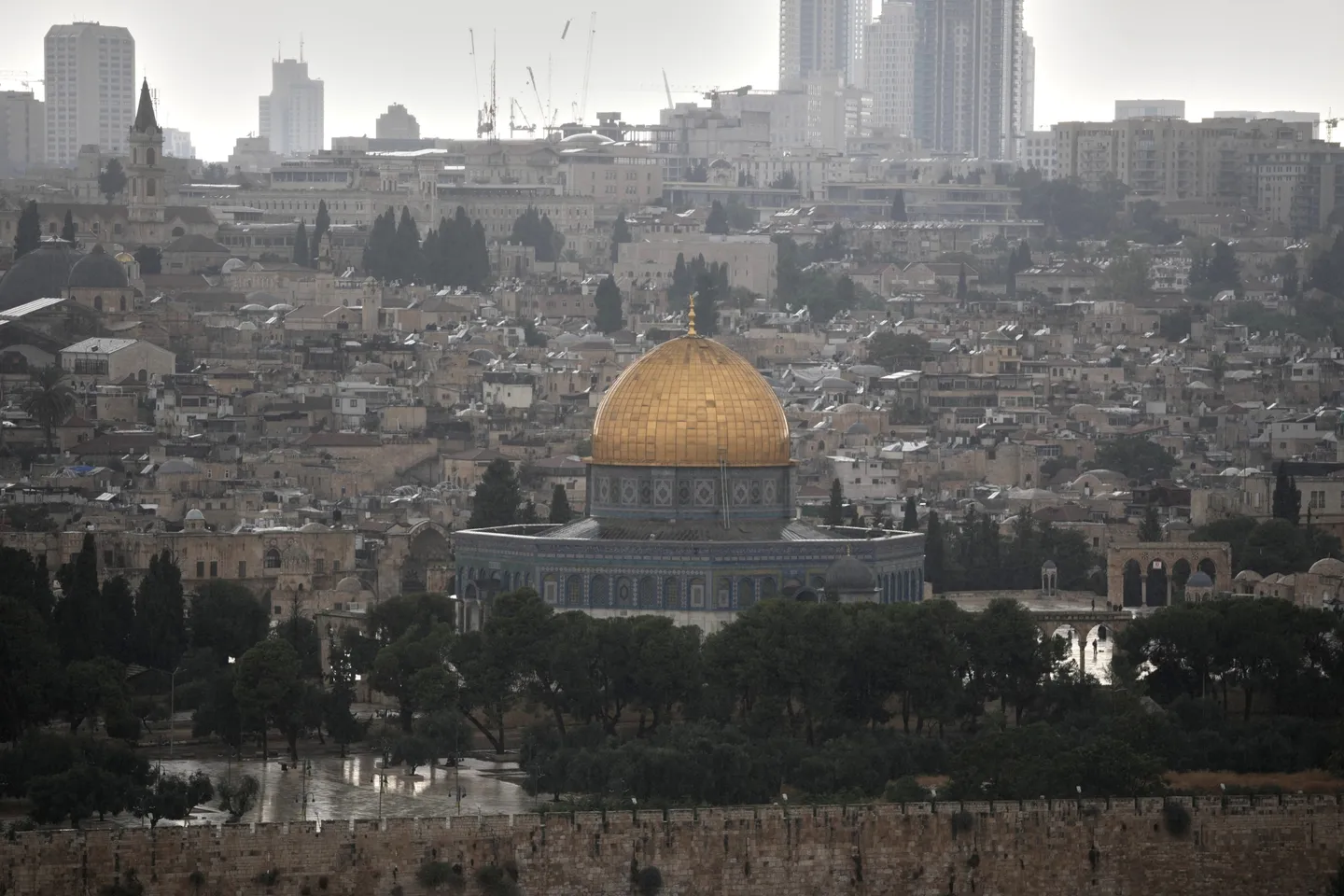 Israeli police shoot Palestinian man dead in occupied East Jerusalem