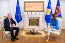 Haxhiu pret në takim shefin e ri të BE-së në Kosovë Dirk Schuebel