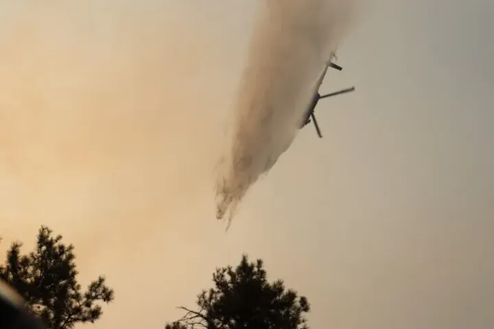 Shqipëria vijon operacionet kundër zjarreve në disa zona