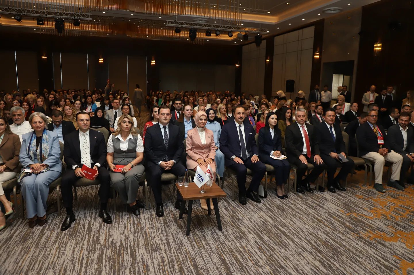 Gratë sipërmarrëse të Ballkanit mblidhen në Shkup, merr pjesë ministrja turke