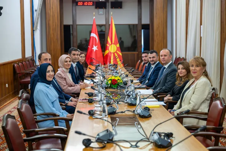 Kryeparlamentari i RMV-së, Afrim Gashi mirëpriti ministren turke të Familjes dhe Shërbimeve Sociale