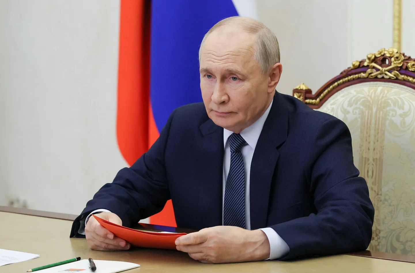 Путин приказал на три дня прекратить удары по Киеву
