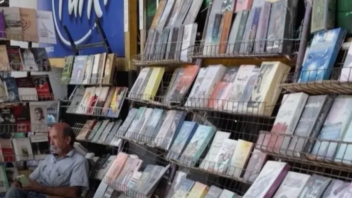 Librashitësit në ambient të hapur në Damask bashkojnë dashamirësit e librit