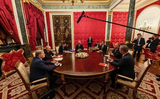 Putin u Moskvi počeo razgovore o ratu u Ukrajini s američkim izaslanicima