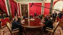 Zyrtari i Kremlinit: Bisedimet e Putinit me të dërguarit e ShBA-së ishin “konstruktive”