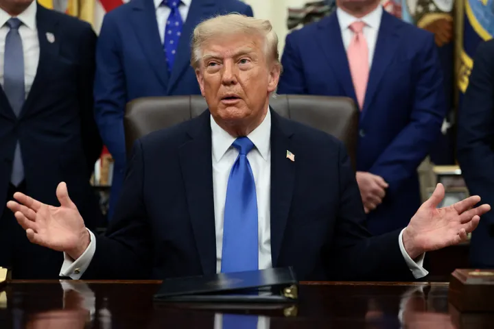Trump criticises Canadian dollar 'imbalance' as trade tensions intensify