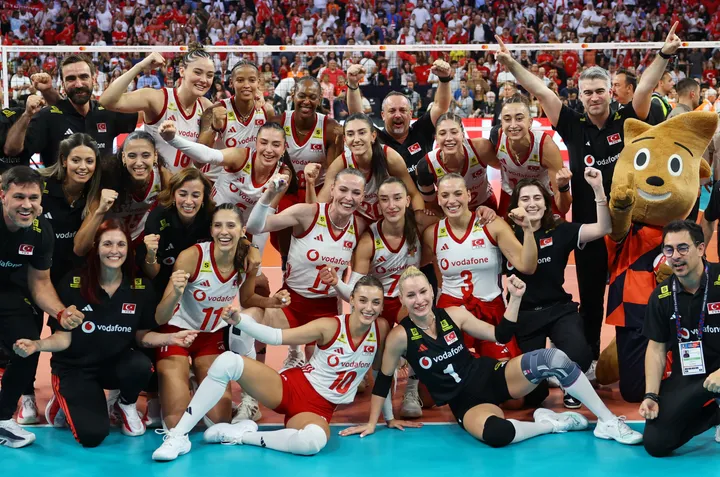 Türkiye retain European women's volleyball title with 3-2 win over Italy