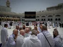 وفاة معتمرين مصريين اثنين وإصابة 25 آخرين جراء حادث سير خلال توجههم إلى مكة