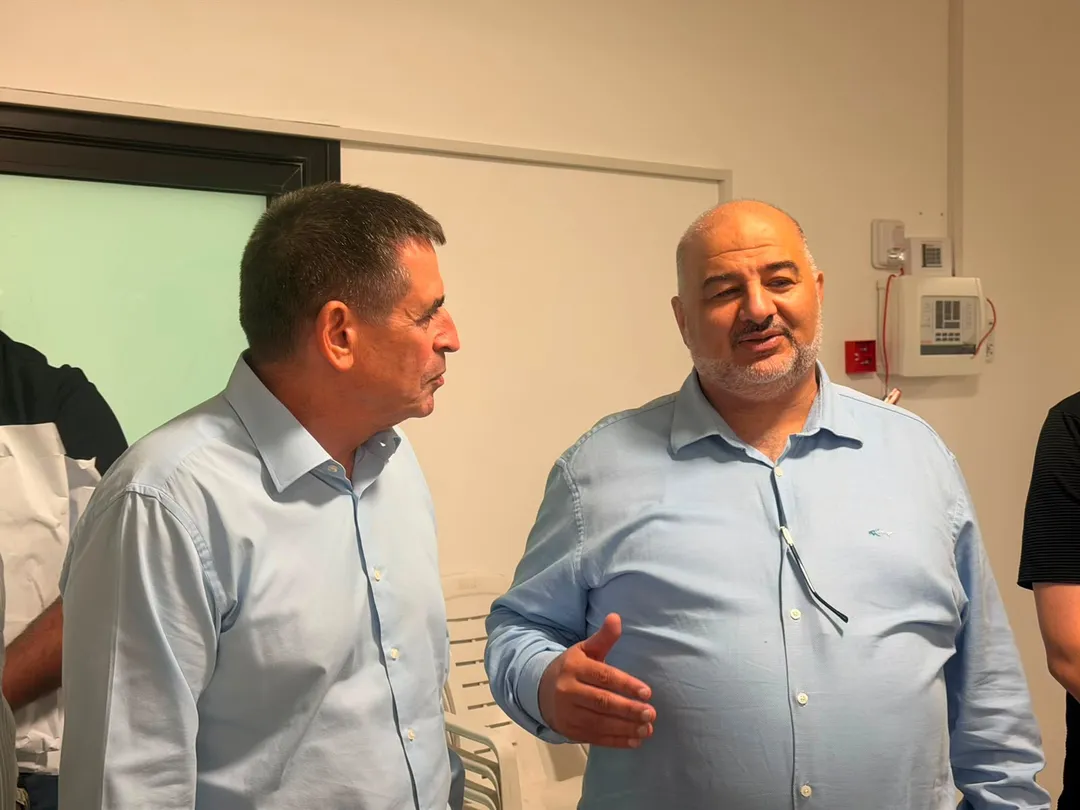 סגלוביץ' בביקור ראשון במטה רע"ם בנצרת להתייעצות פוליטית עם מנסור עבאס