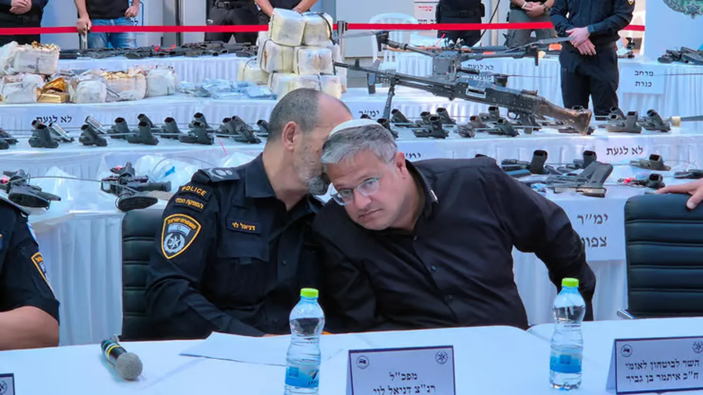 משבר בצמרת המשטרה: בן גביר מקפיא מינוי קצינים בכירים ומסלים את העימות עם המפכ"ל