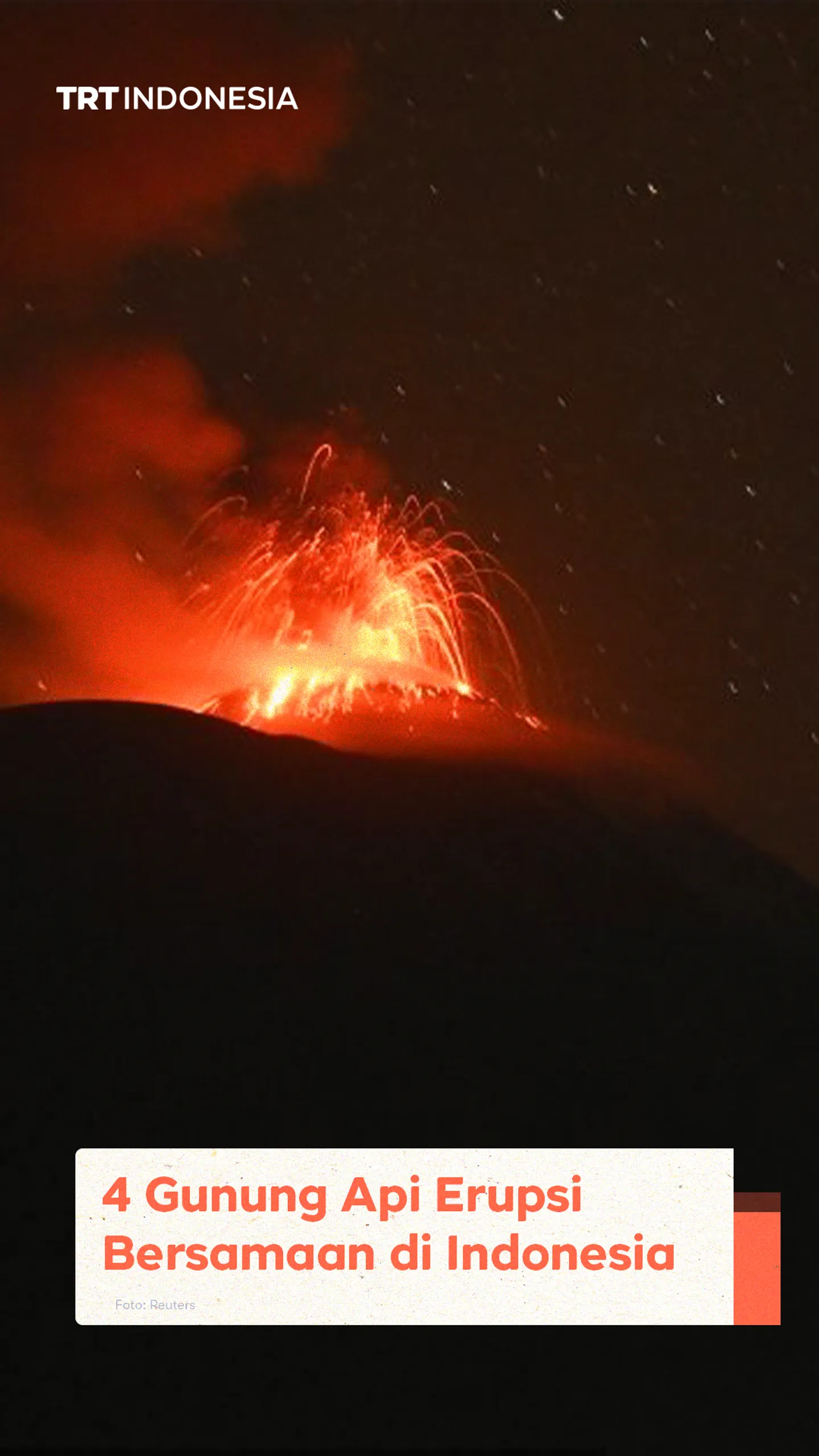 4 gunung api erupsi bersamaan di Indonesia
