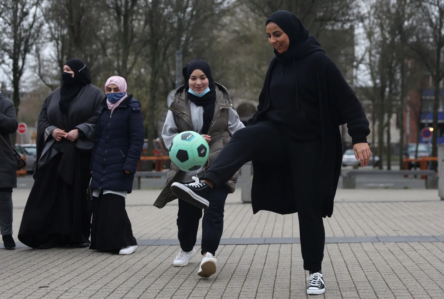 France: nouvelle polémique sur l’abaya à l’école