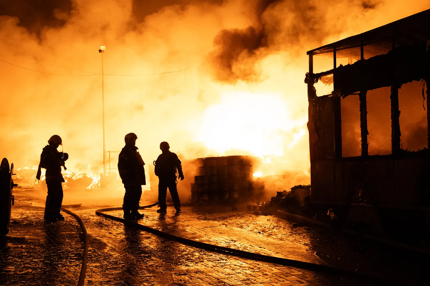 At least two killed, 10 wounded in Kiev amid nationwide Russian strikes
