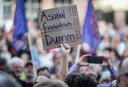 Tausende protestieren gegen die AfD