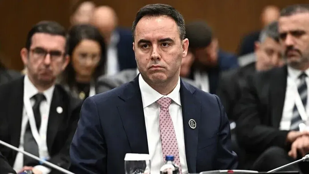 Konjufca dënon nderimet për Mlladiqin  Akt i turpshëm moral dhe politik