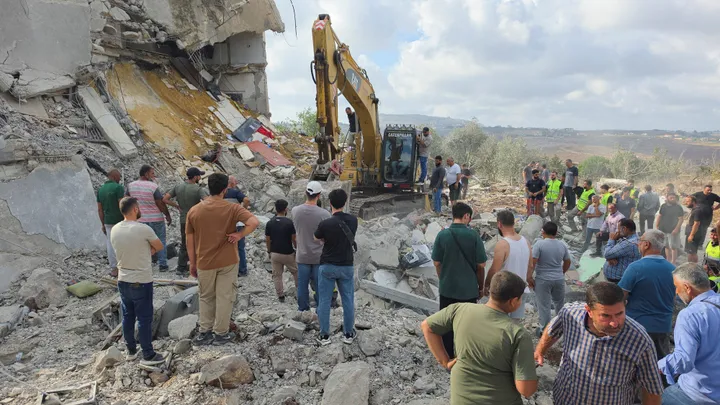 Lebanese PM, French justice minister discuss Israeli attacks, withdrawal from south