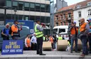 De staalindustrie in Europa vervoert doodskisten om te protesteren tegen goedkope import