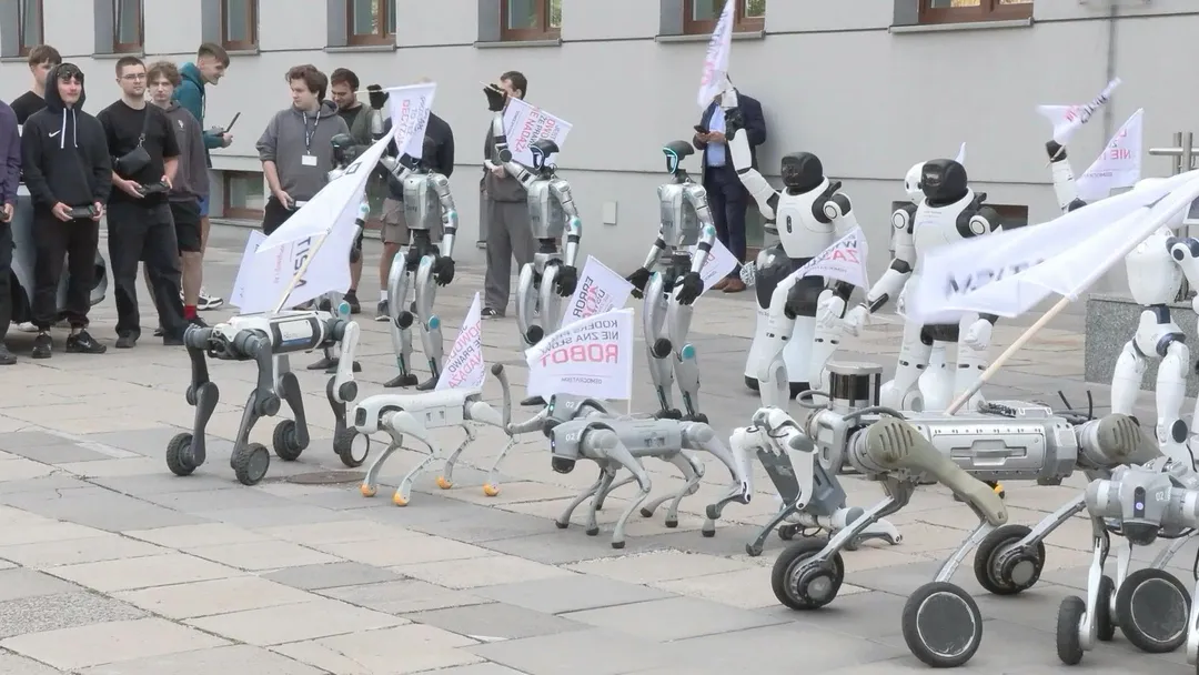 Nietypowy protest w Warszawie. Roboty domagały się regulacji sztucznej inteligencji