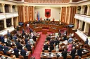 Fillon sesioni i ri i Kuvendit të Shqipërisë, Klodiana Spahiu emërohet ministre e Shëndetësisë
