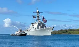 КСИР заявил о баллистическом ударе по эсминцам ВМС США