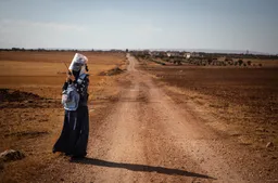 “Una sola pisada puede ser la última”: las mujeres desminadoras que limpian Siria por sus hijos