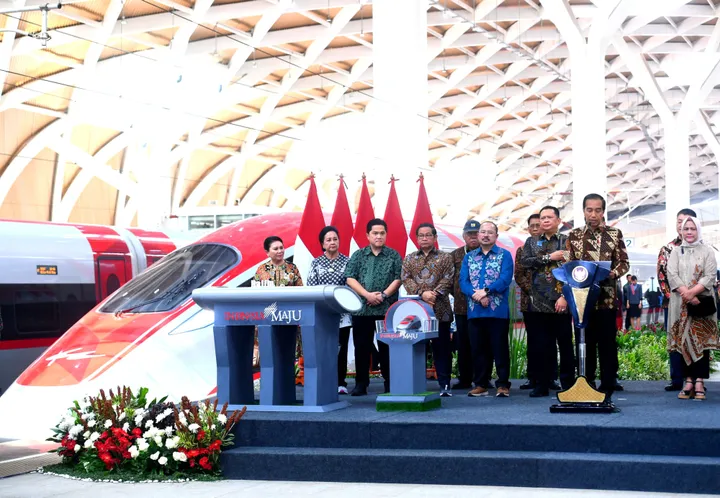 Pemerintah ambil alih saham pengelola kereta Whoosh, utang direstrukturisasi hingga 80 tahun