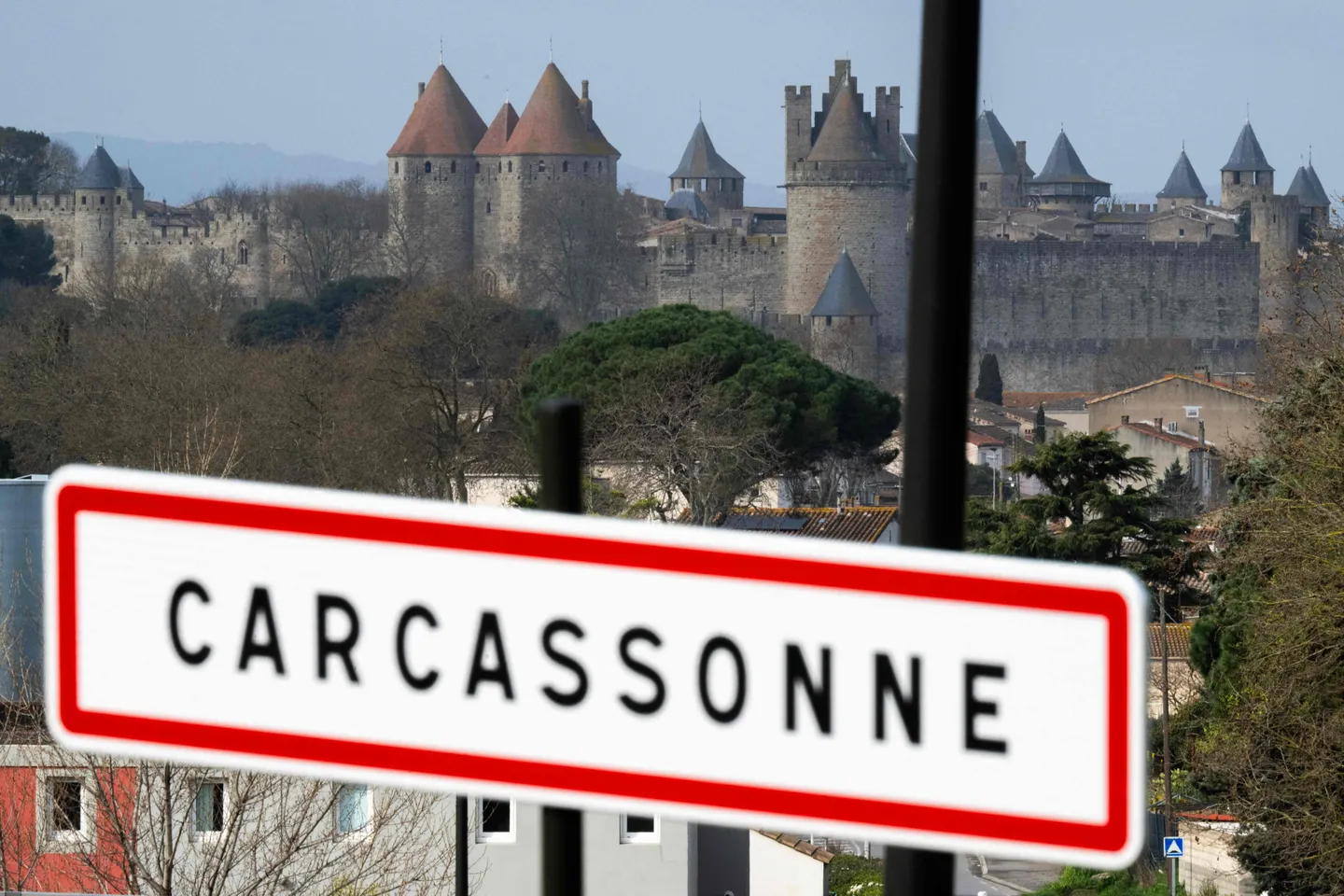France: le RN prend ses distances avec le policier raciste de Carcassonne