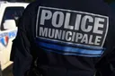 Propos racistes à Carcassonne: le RN exclut un policier, la mairie annonce des sanctions