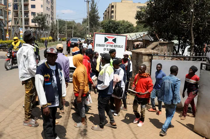Boqolaal Burundi u Dhashay oo Kenya ka Baxaya Iyagoo Raadinaya Dukumentiyada Safarka