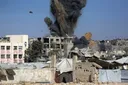 Во израелските напади низ Газа убиени тројца Палестинци, над 30 повредени