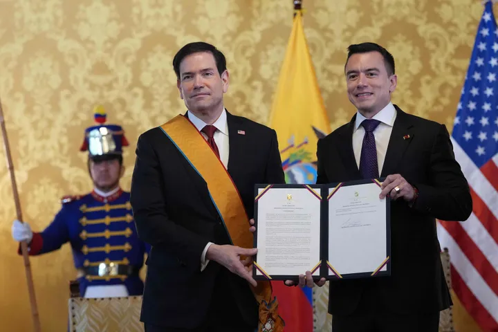 Rubio califica a Ecuador como su “mejor aliado” regional, en medio de polémica por ataques a barcos