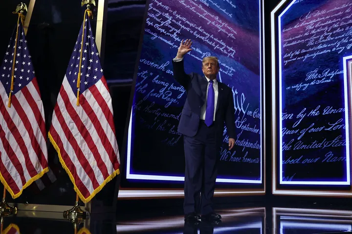 Трамп вети по 5.000 долари за секој граѓанин ако републиканците победат на средорочните избори