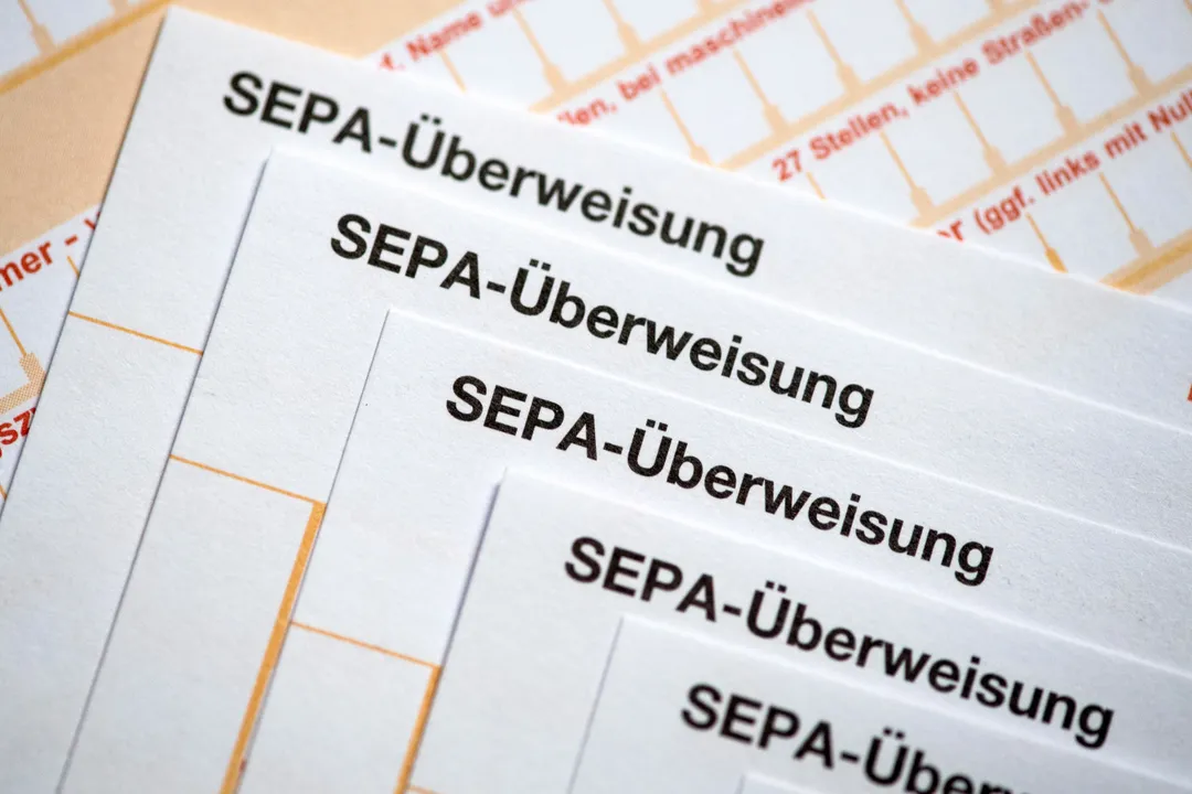 Konten geplündert: Ex-Sparkassen-Mitarbeiter unter Verdacht