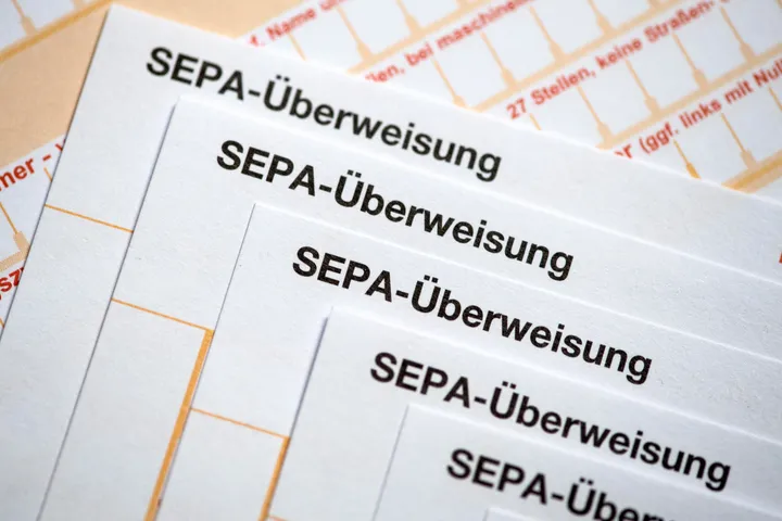 Konten geplündert: Ex-Sparkassen-Mitarbeiter unter Verdacht