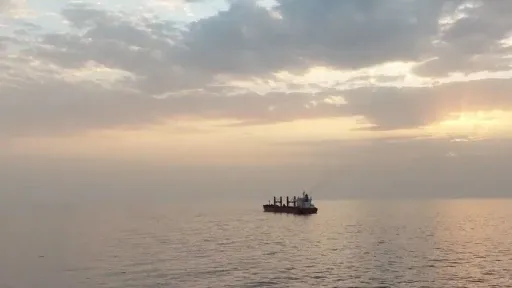 Novi napadi Huta u Jemenu: Balističkim projektilima gađan strateški važan Ras al-Ara