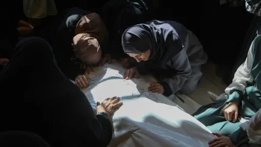 Palestinac ubijen, a 13 ranjeno u izraelskim napadima na jug Pojasa Gaze