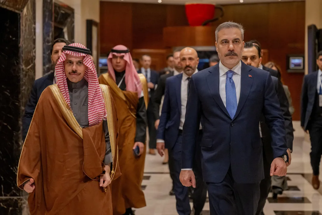 فيدان يناقش مع نظيره السعودي تطورات المنطقة والهجمات الأخيرة على المملكة