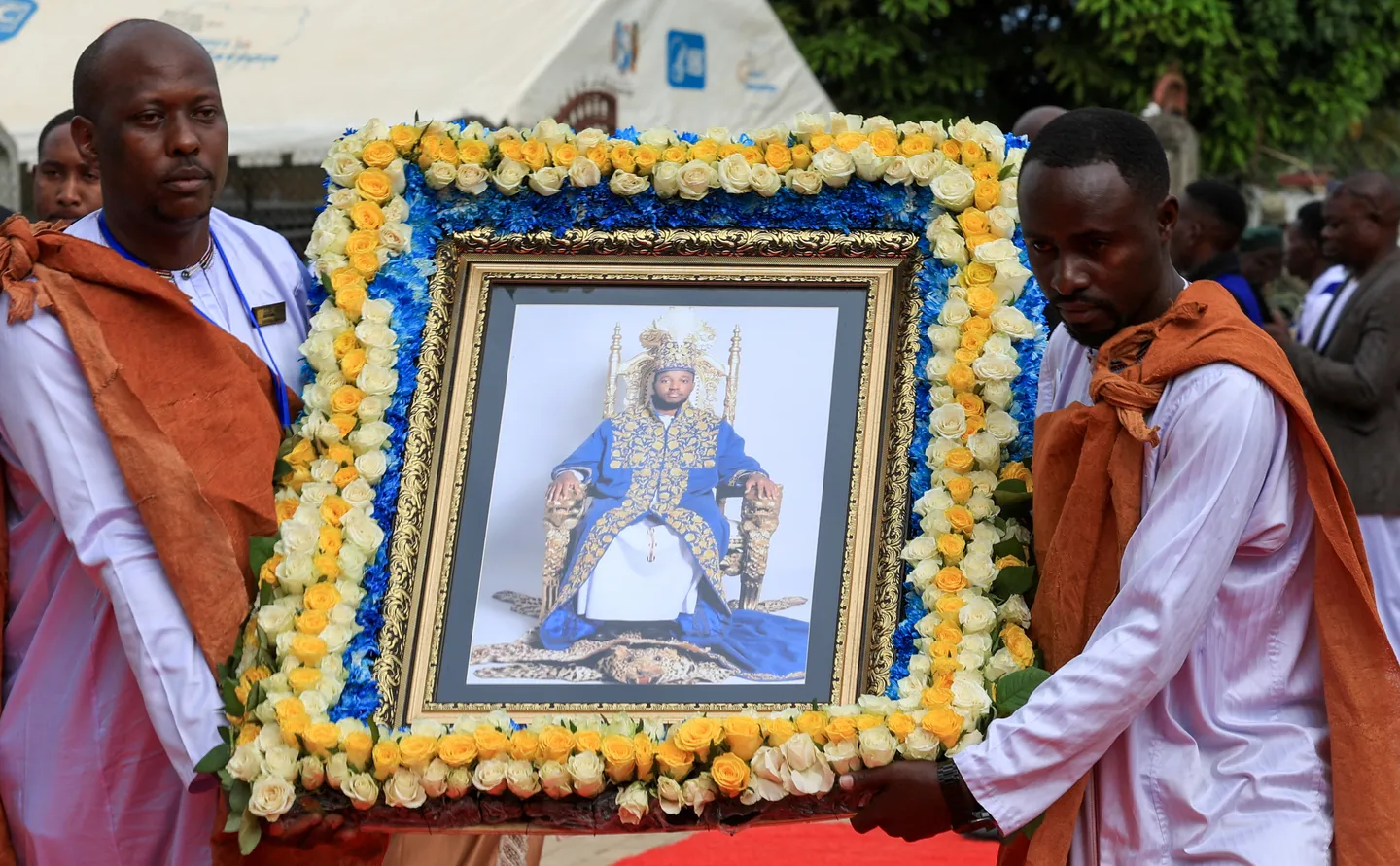 King Oyo Nyimba: Mourners gather for funeral of Ugandan monarch amid succession battle