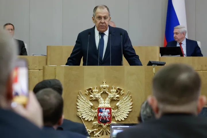 Лавров заявил, что Россия не остановит войну ради мирных переговоров