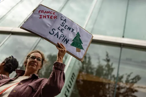Médias: France Inter déroule le tapis rouge à l'extrême droite