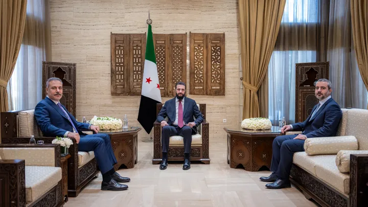 الرئيس السوري يبحث مع وزير الخارجية التركي تعزيز العلاقات وتطورات الوضع الإقليمي