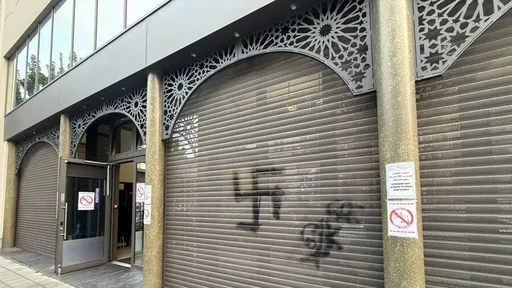 Hakenkruis op moskee in Belgische hoofdstad, autoriteiten starten onderzoek