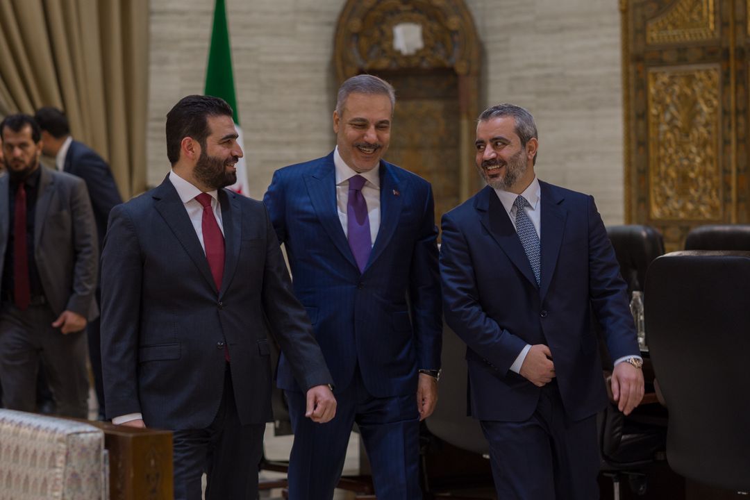 Kryediplomati turk zhvillon takim trepalësh në Damask me ministrat e Jashtëm e të Brendshëm sirianë