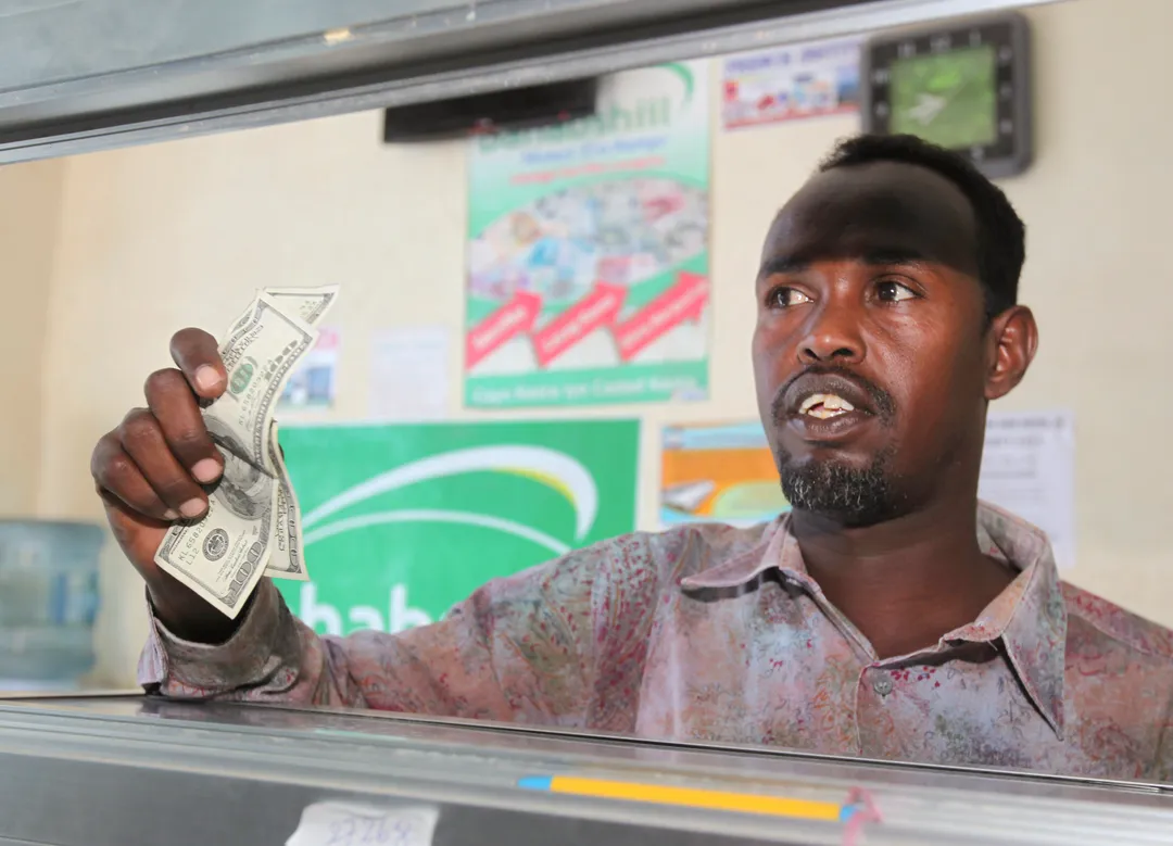 Argent de la diaspora : la bataille pour contrôler les milliards qui arrivent en Afrique