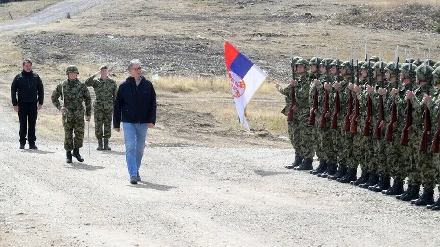 Вучиќ: Задолжителен воен рок во Србија од март, армијата се трансформира