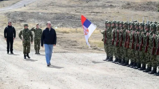 Вучиќ: Задолжителен воен рок во Србија од март, армијата се трансформира