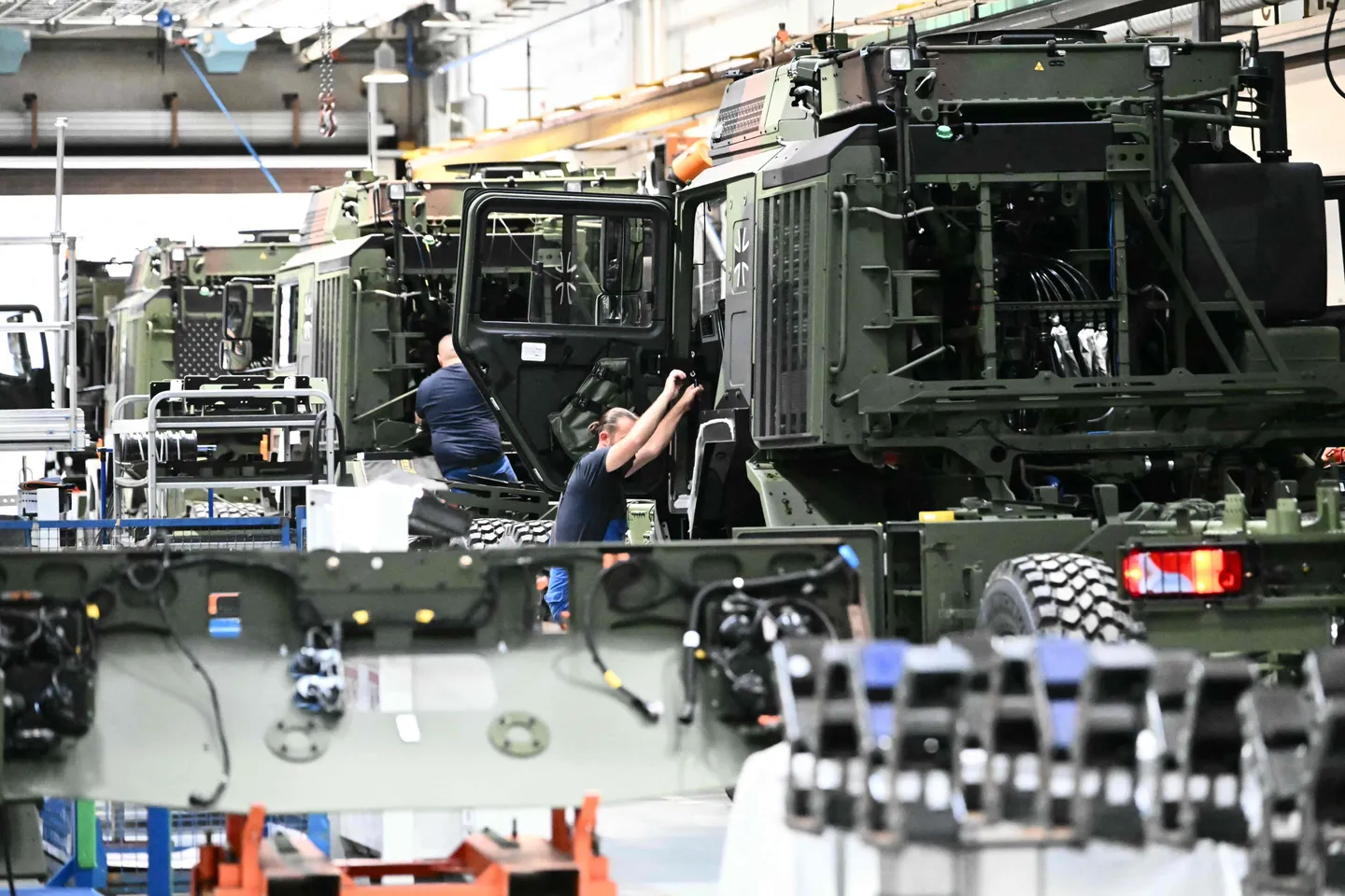 BE-ja ndan 188,2 milionë dollarë për rritjen e prodhimit të pajisjeve mbrojtëse