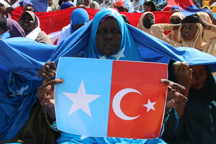 "Merci la Türkiye": les Somaliens saluent le renforcement des liens avec Ankara